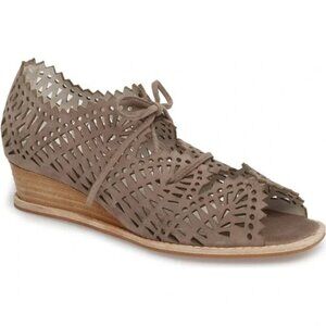 Jeffrey Campbell Espejo Taupe Suede Lace Up Laser Cut Wedges Size 9